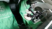 Naprawa szyby samochodowej w warsztacie Pilkington